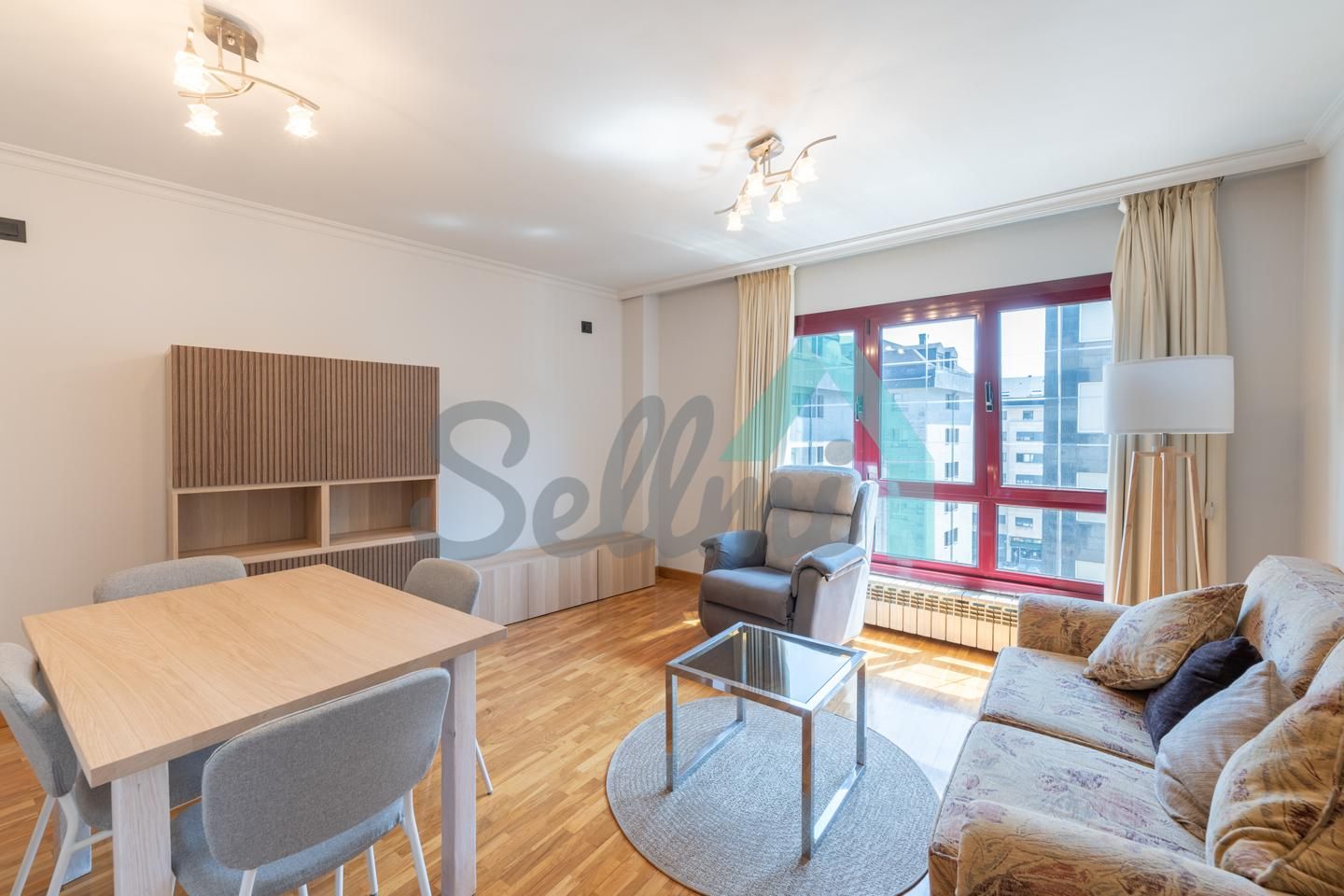 Living room of Flat to rent in Oviedo   with Heating, Parquet flooring and Furnished