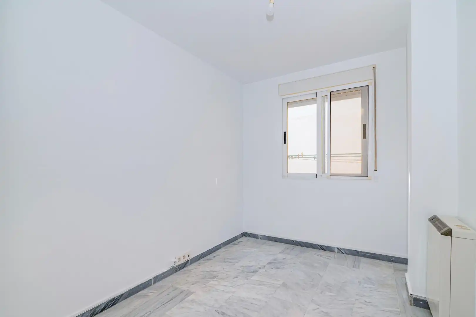 Bedroom of Flat for sale in La Zubia  with Air Conditioner, Heating and Balcony