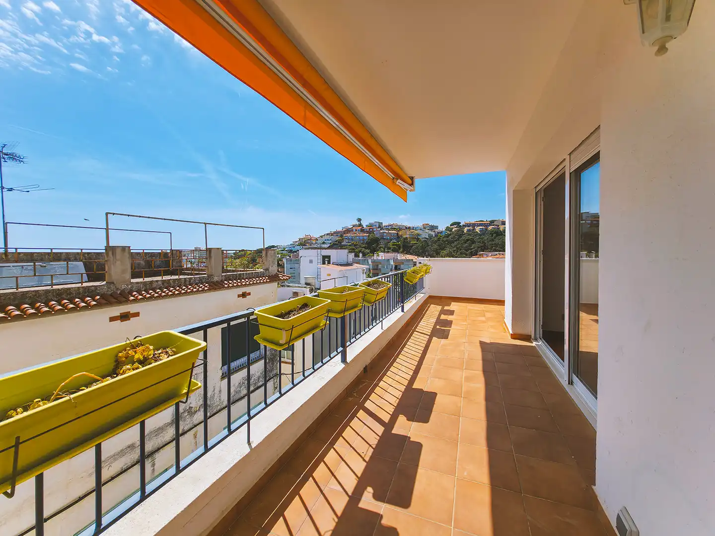 Terrasse von Wohnung zum Verkauf in Sant Pol de Mar mit Klimaanlage, Heizung und Parkett