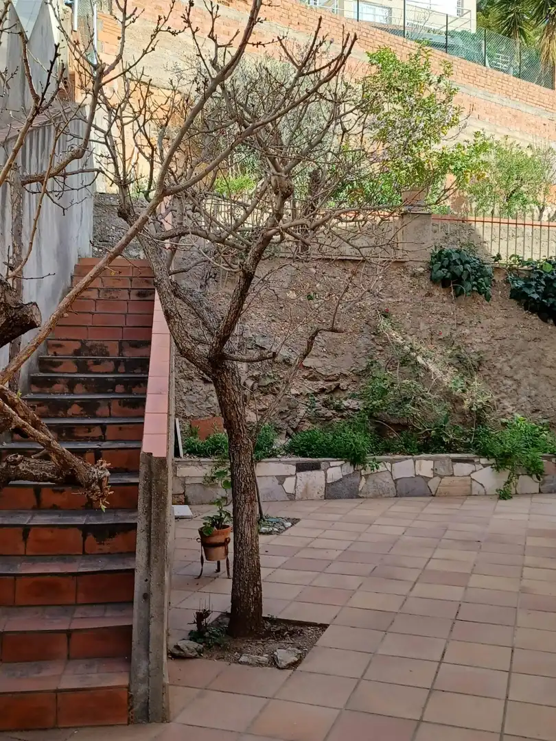 Casa amb terrassa en venda a La Miranda, imagen 8