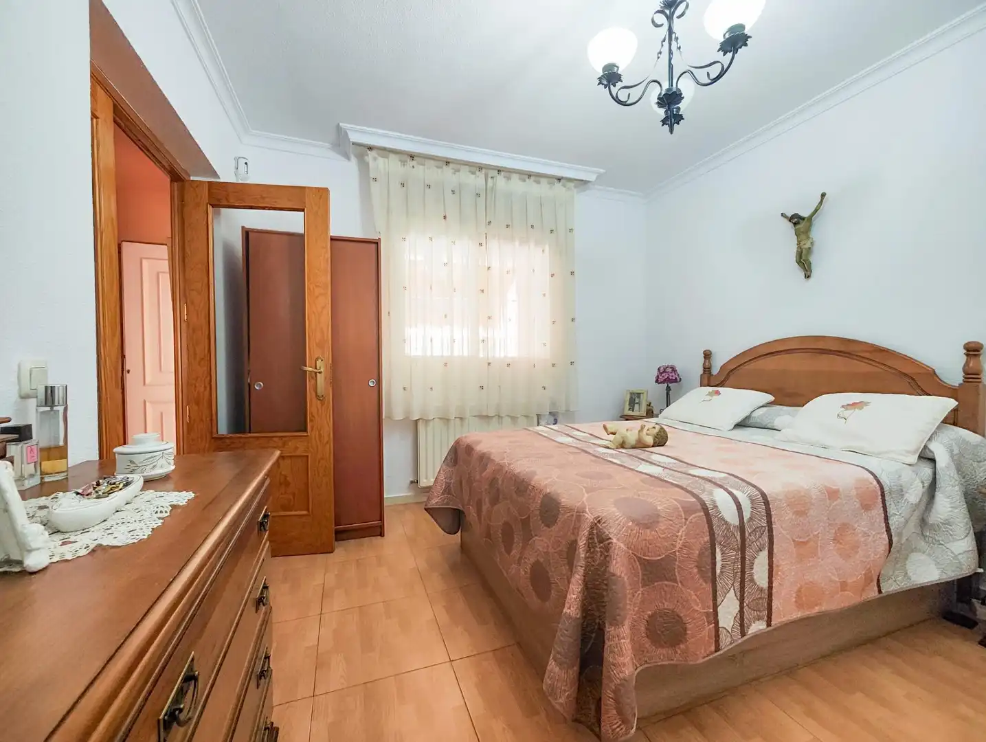 Dormitori de Casa o xalet en venda en Argamasilla de Calatrava amb Aire condicionat, Calefacció i Moblat