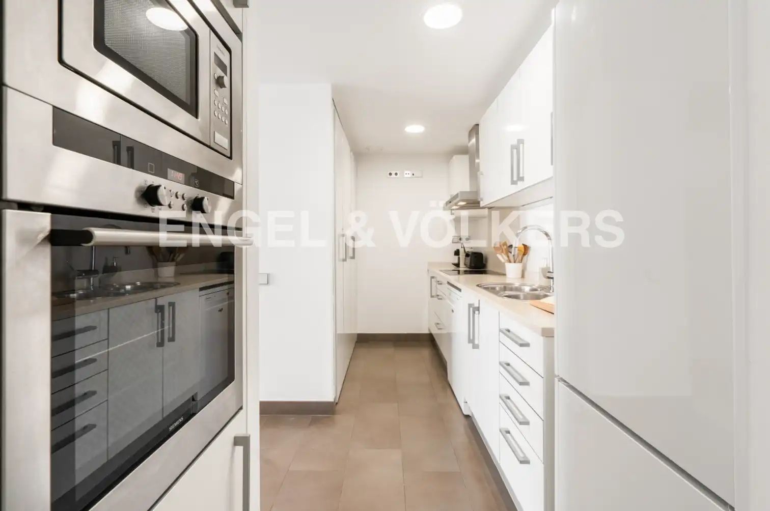 Kitchen of Flat for rent in Barcelona  with Air Conditioner, Heating and Parquet flooring