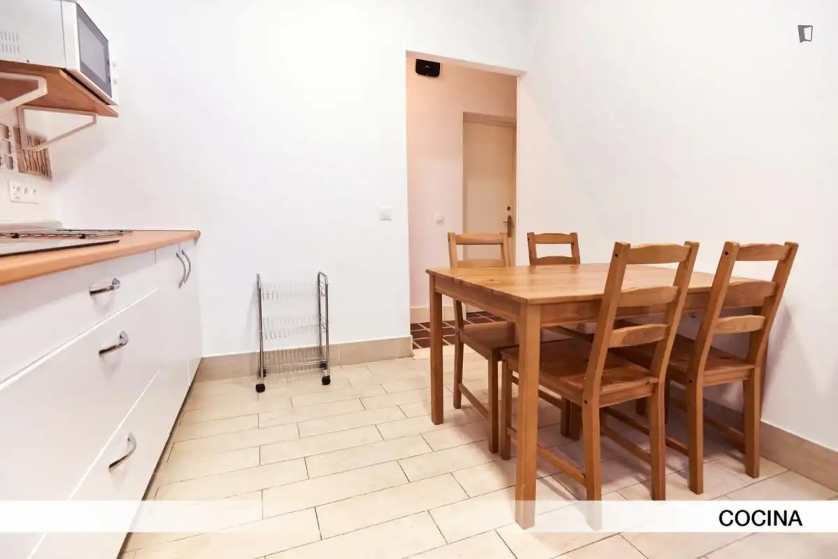 Habitación en Sector Sur - La Palmera - Reina Mercedes