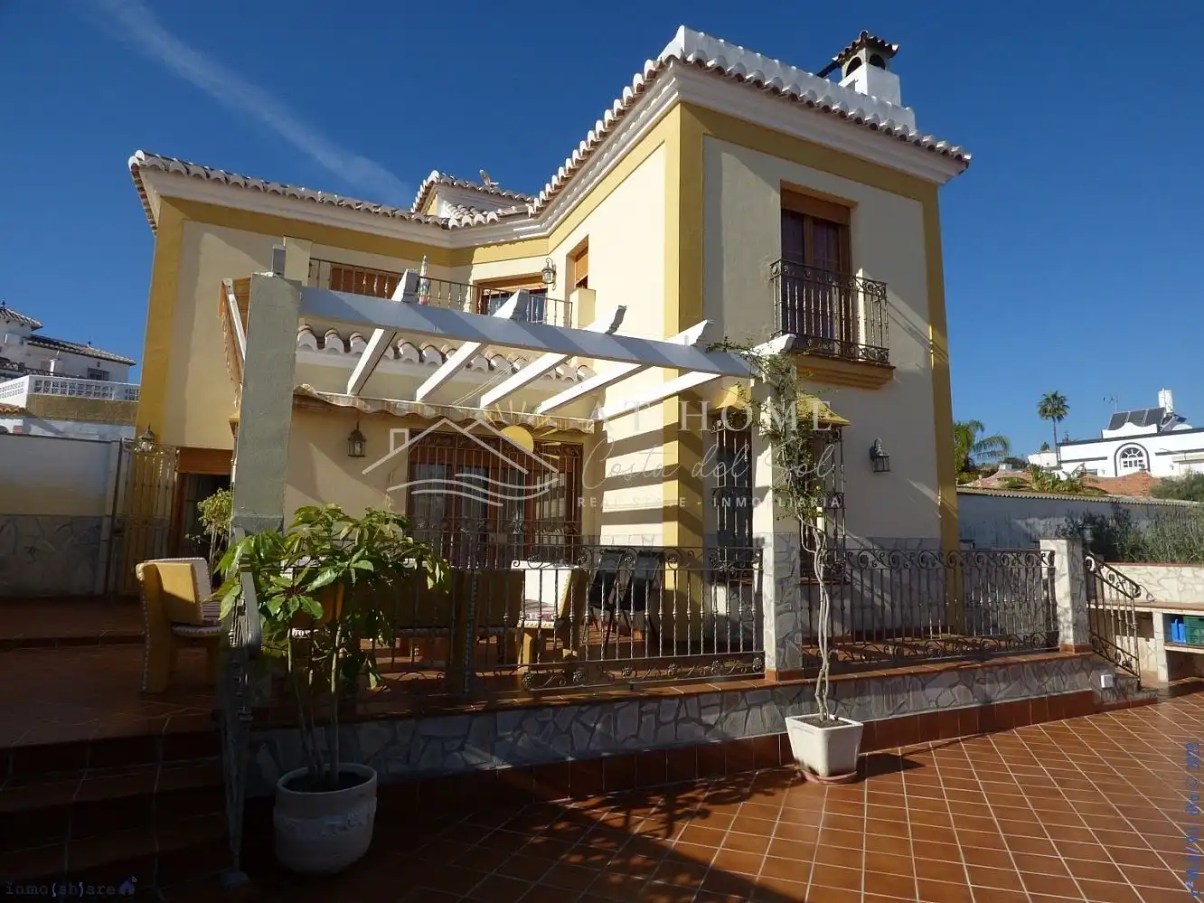 Vista exterior de Casa o chalet en venta en Nerja con Aire acondicionado, Calefacción y Jardín privado