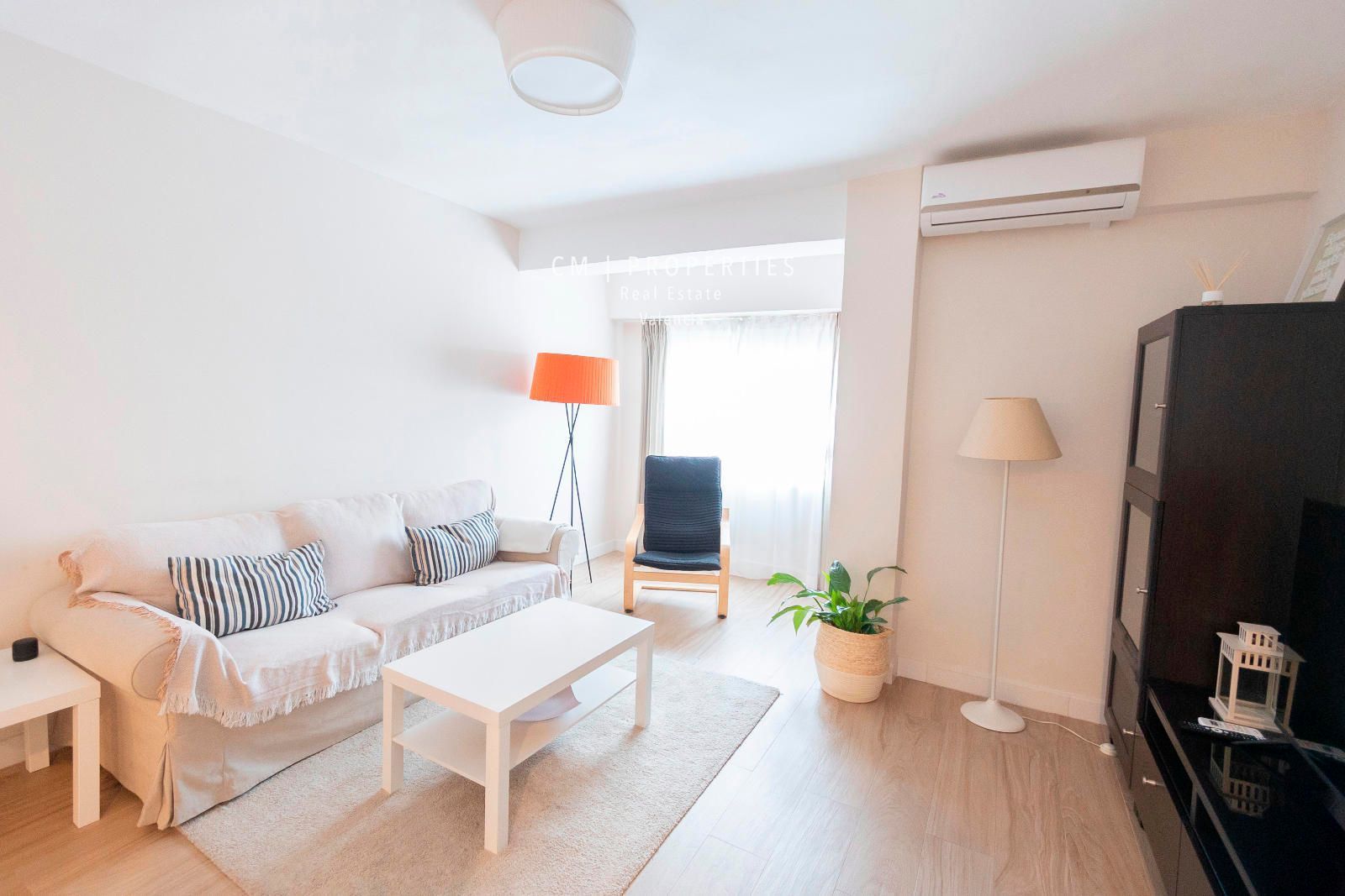Sala d'estar de Pis en venda en  Valencia Capital amb Aire condicionat, Calefacció i Parquet
