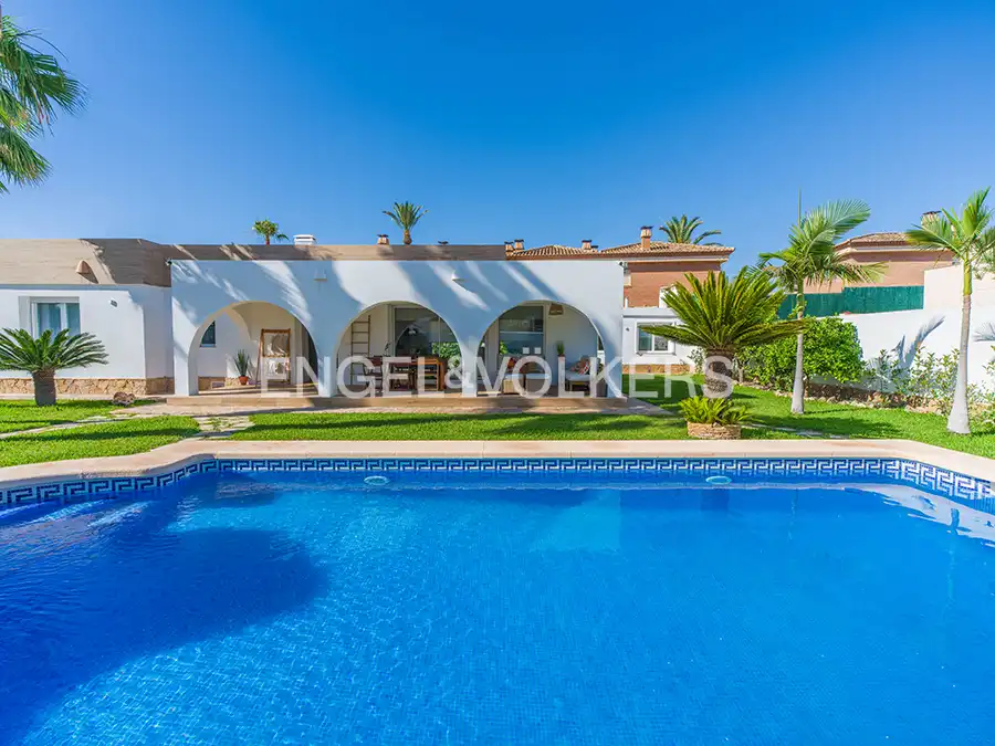 Vista exterior de Casa o chalet en venta en Sant Joan d'Alacant con Aire acondicionado, Calefacción y Jardín privado