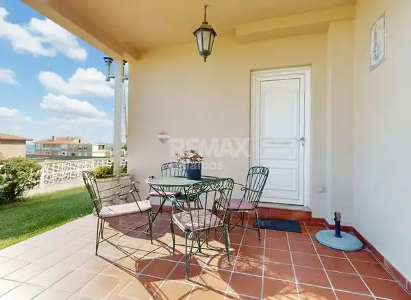 Terrassa de Casa o xalet en venda en Nigrán amb Calefacció, Jardí privat i Parquet