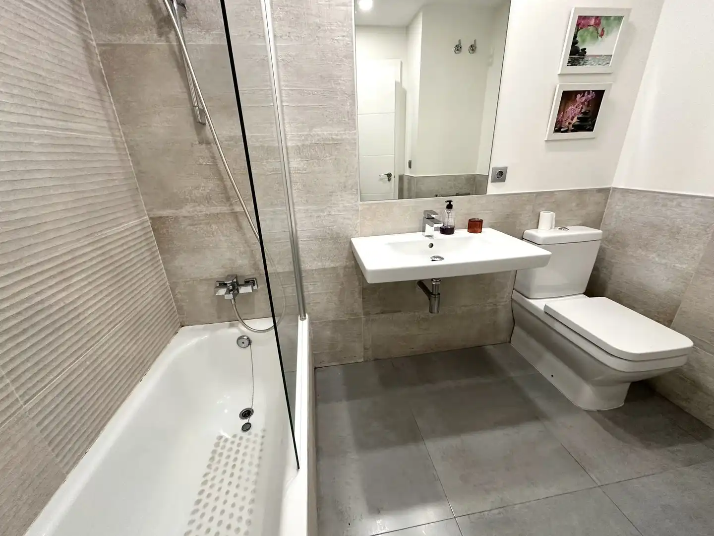 Bathroom of Ground floor for sale in Marbella  with Air Conditioner, Terrace and Internet