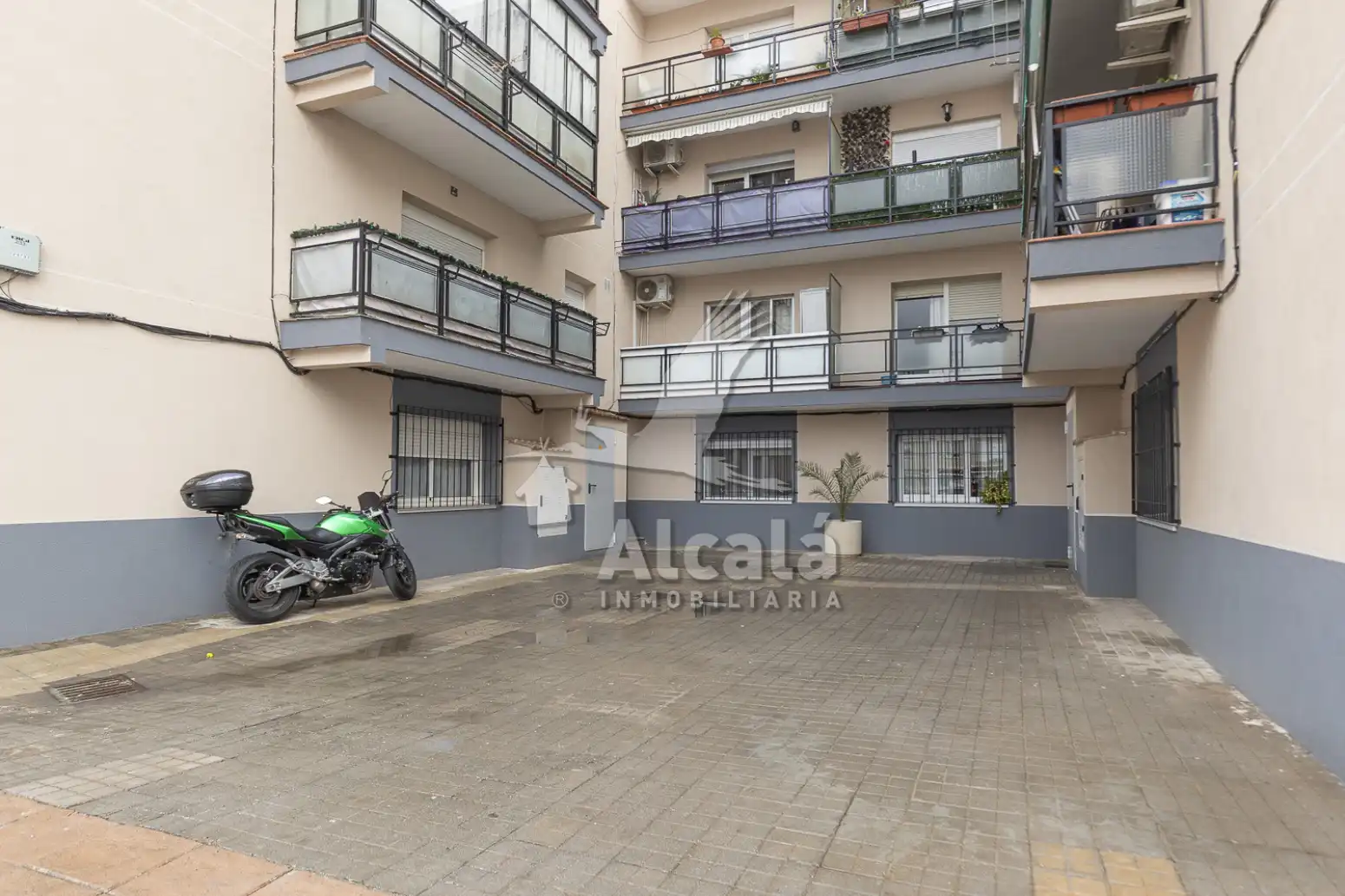 Vista exterior de Piso en venta en Meco pueblo