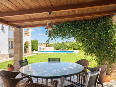 Villa con piscina in vendita a El Montgó