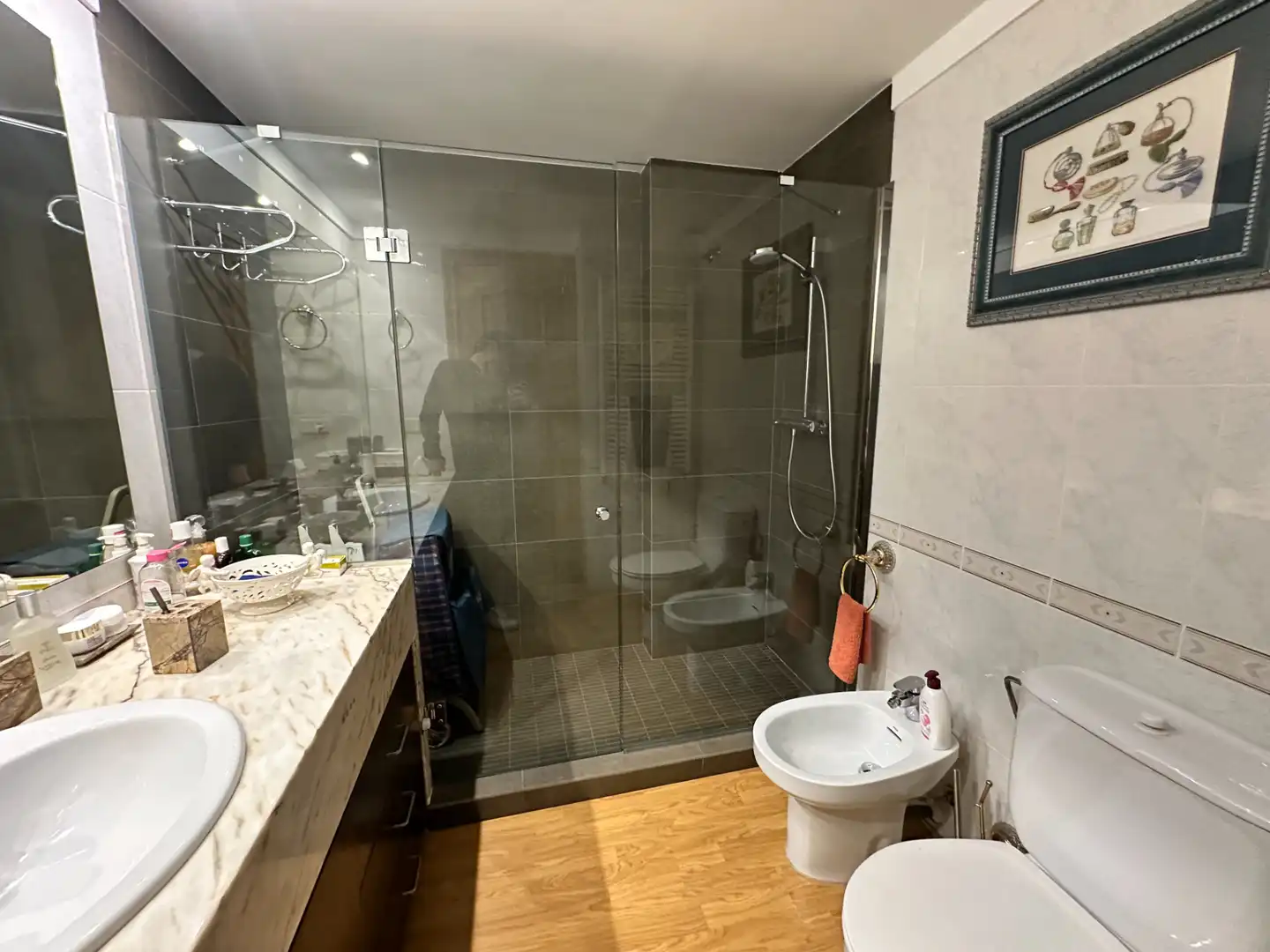 Bathroom of Flat for sale in Girona  with Heating, Furnished and Balcony