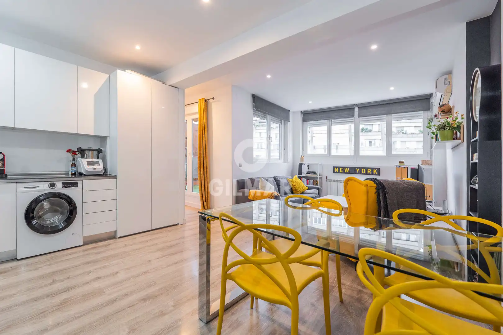 Vista exterior de Ático en venta en Madrid con Calefacción y Balcón