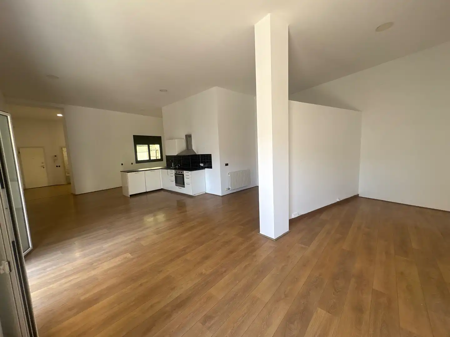 Sala d'estar de Pis de lloguer en Vilafranca del Penedès amb Calefacció, Parquet i Terrassa