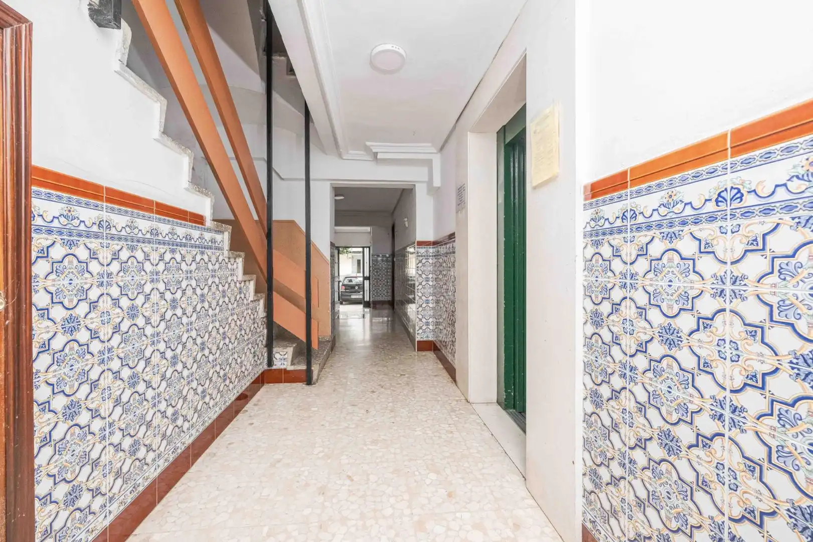 Flat for sale in Sevilla  with Air Conditioner
