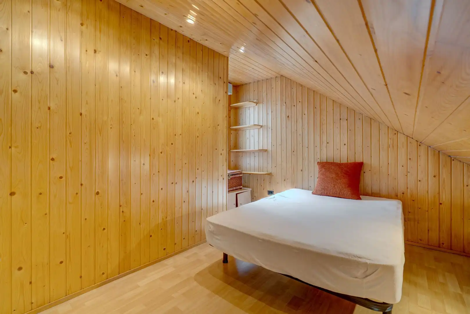 Habitación de Ático en venta en Errenteria con Calefacción y Amueblado