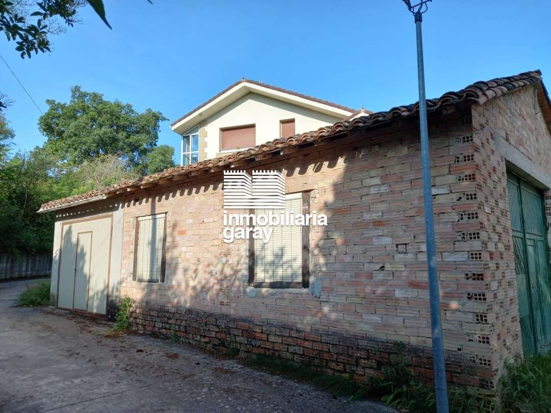 Exterior view of Garage for sale in Valle de Tobalina