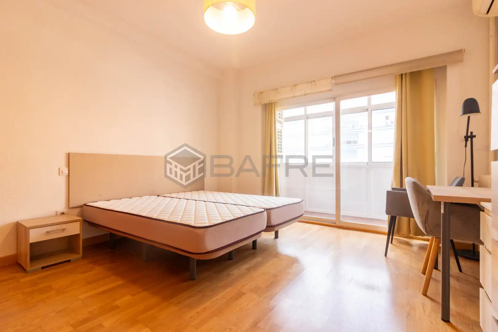 Bedroom of Flat for sale in Madrid  with Air Conditioner, Heating and Terrace