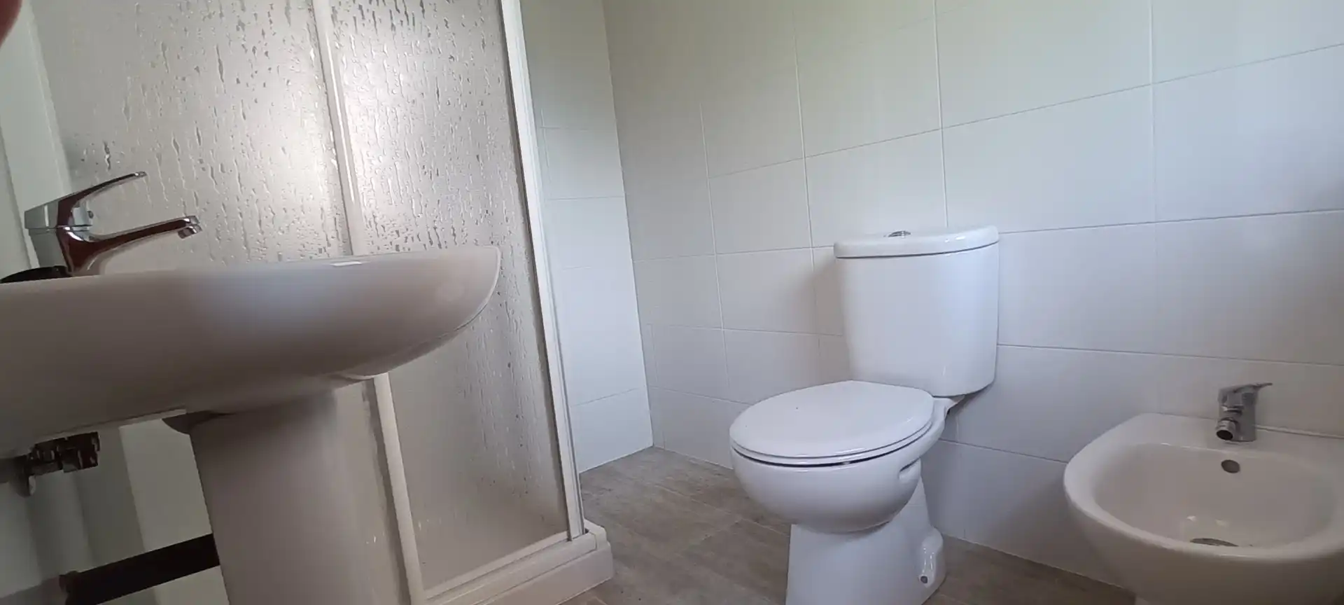 Badezimmer von Wohnung zum Verkauf in Pontevedra Capital  mit Heizung und Abstellraum