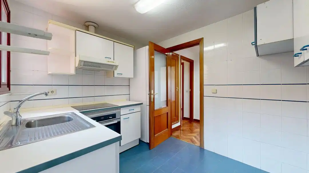Kitchen of Flat for rent in Madrid  with Air Conditioner, Heating and Private garden
