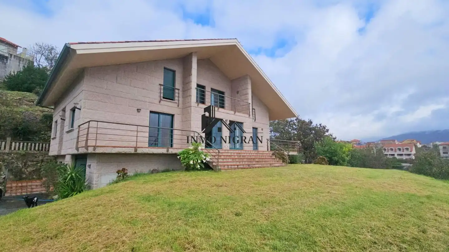 Maison avec terrasse à vendre à Travesía da Pandiña