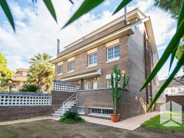 Casa a schiera con balcone in vendita a La Pineda