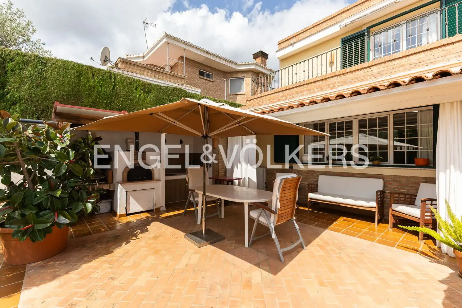 Terrassa de Casa o xalet en venda en Torrent amb Aire condicionat, Calefacció i Jardí privat