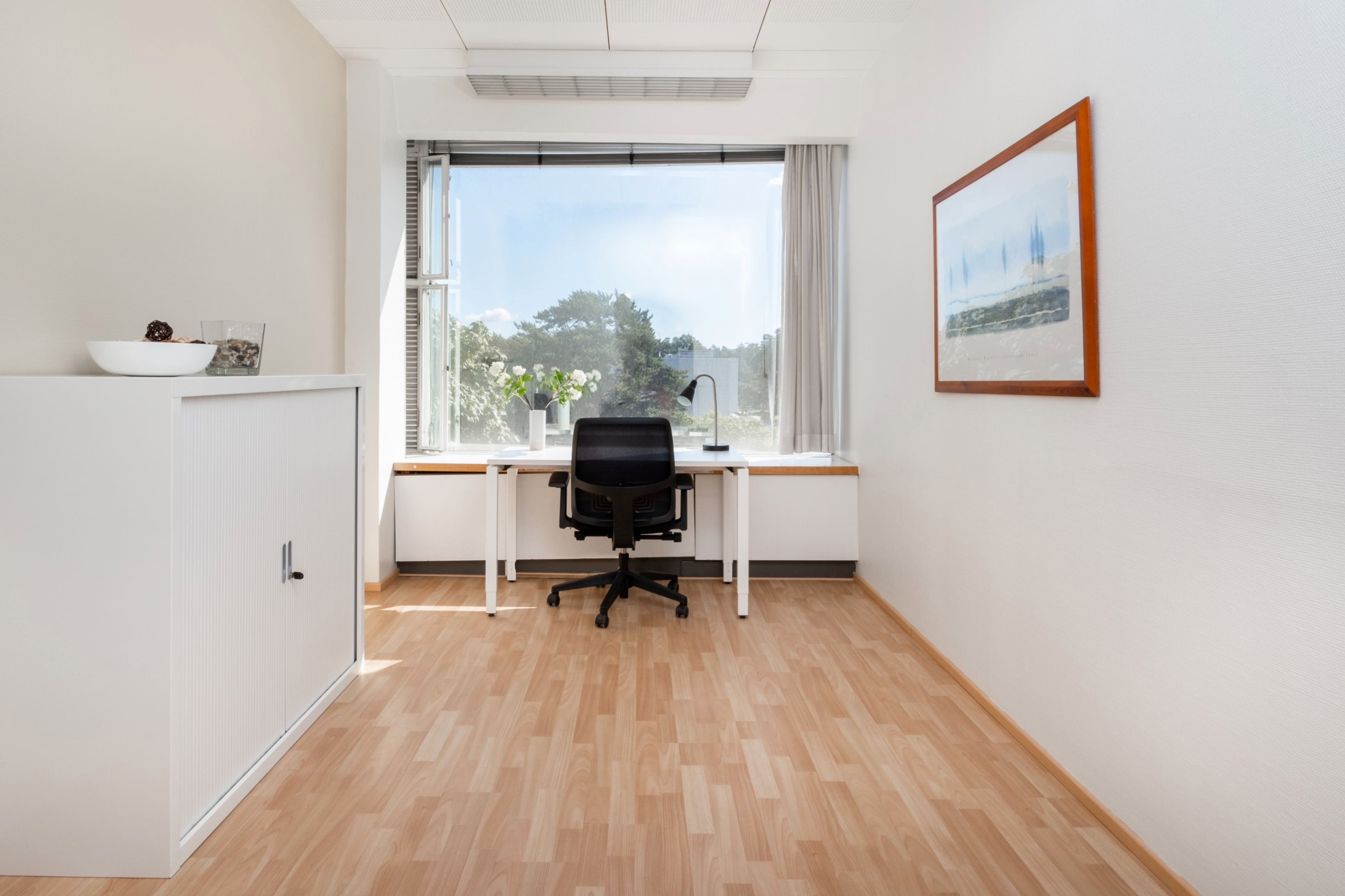 Office to rent in Málaga Capital  with Air Conditioner, Heating and Furnished