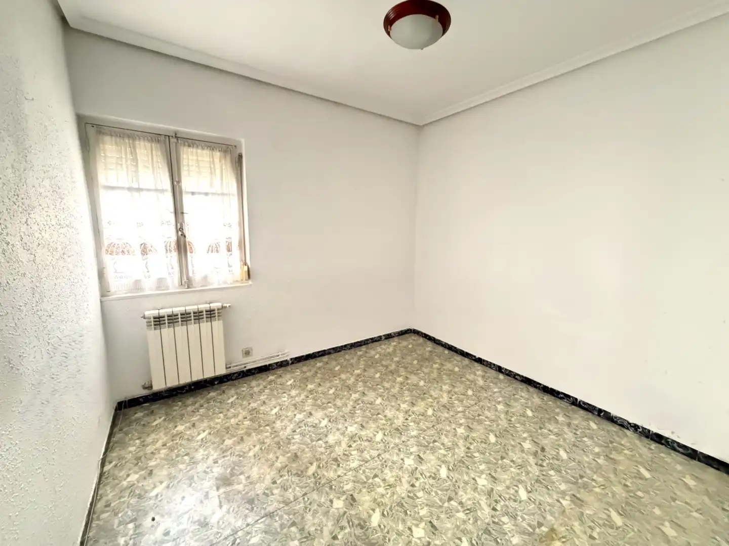 Habitación de Piso en venta en Valladolid con Calefacción, Terraza y Balcón