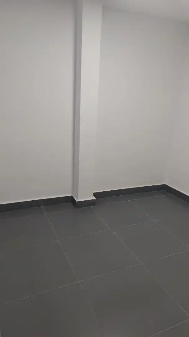 Fabrikhallen zur Miete in Vilamarina