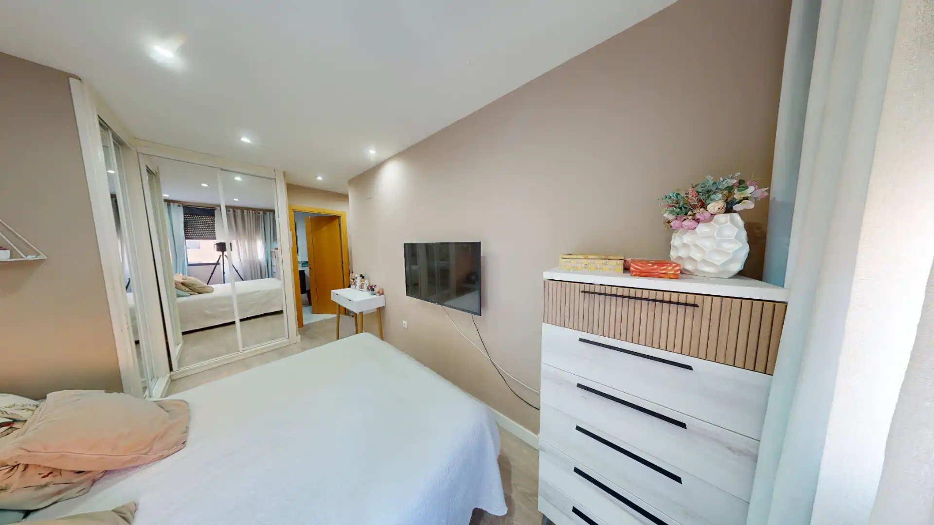 Flat for sale in Avenida 3 de Abril de 1979, Haygon - Universidad