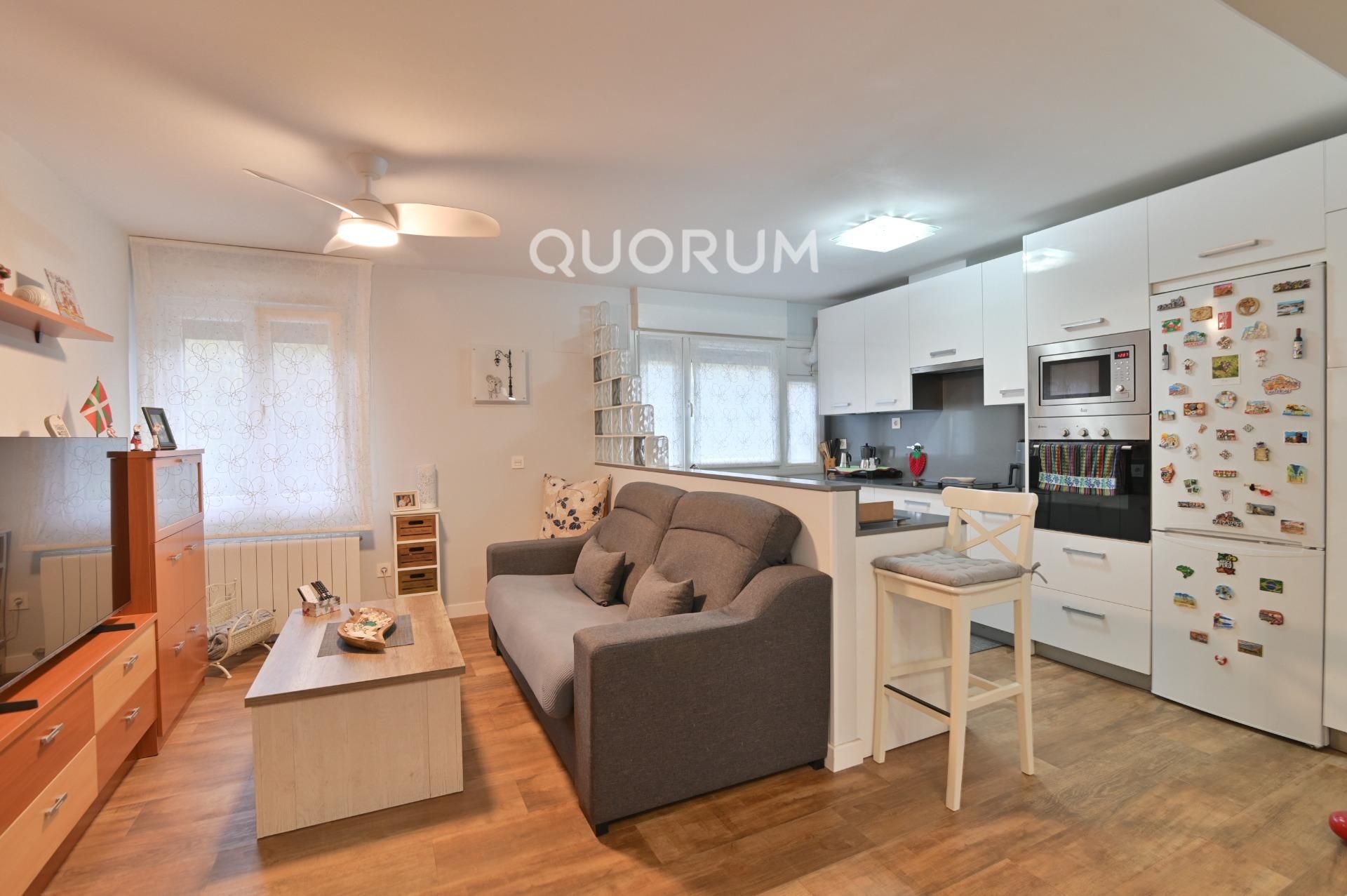 Sala d'estar de Pis en venda en Bilbao  amb Calefacció