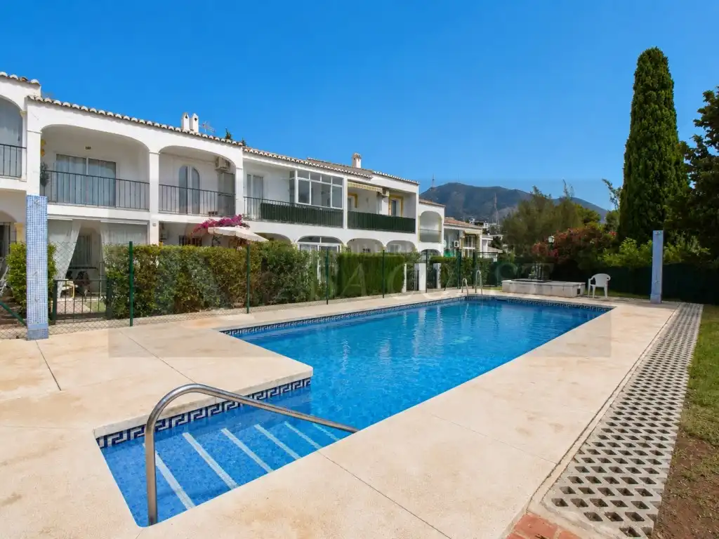 Vista exterior de Pis en venda en Fuengirola amb Aire condicionat, Terrassa i Piscina comunitària