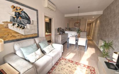 Living room of Flat for sale in  Barcelona Capital  with Air Conditioner and Balcony