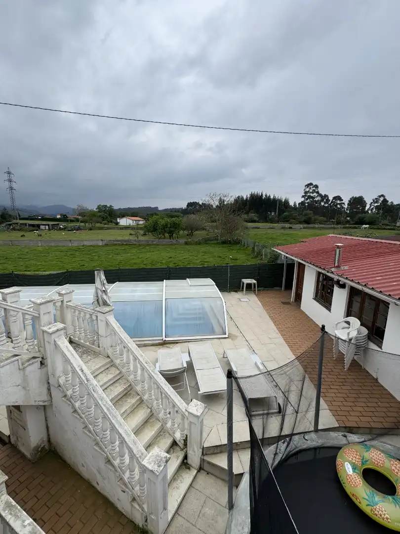 Piscina de Casa o xalet en venda en Castrillón amb Calefacció, Jardí privat i Parquet
