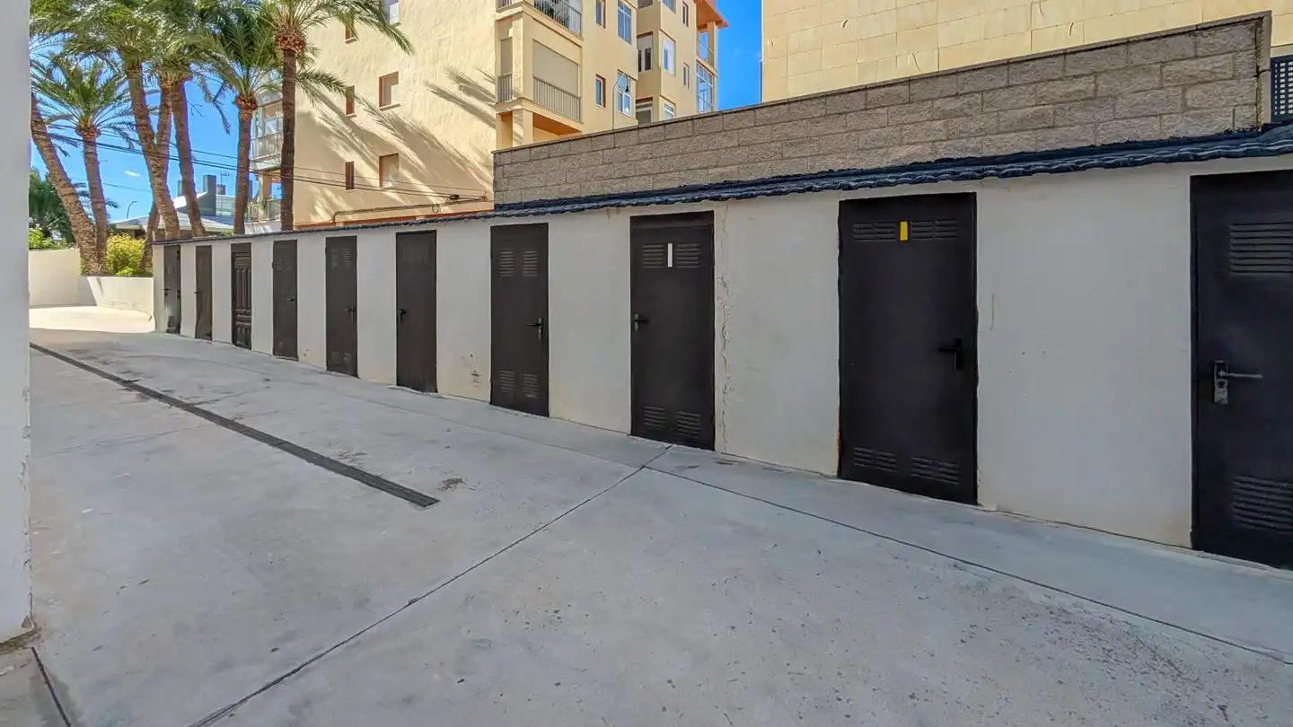 Parking de Piso en venta en Santa Pola con Terraza, Trastero y Amueblado