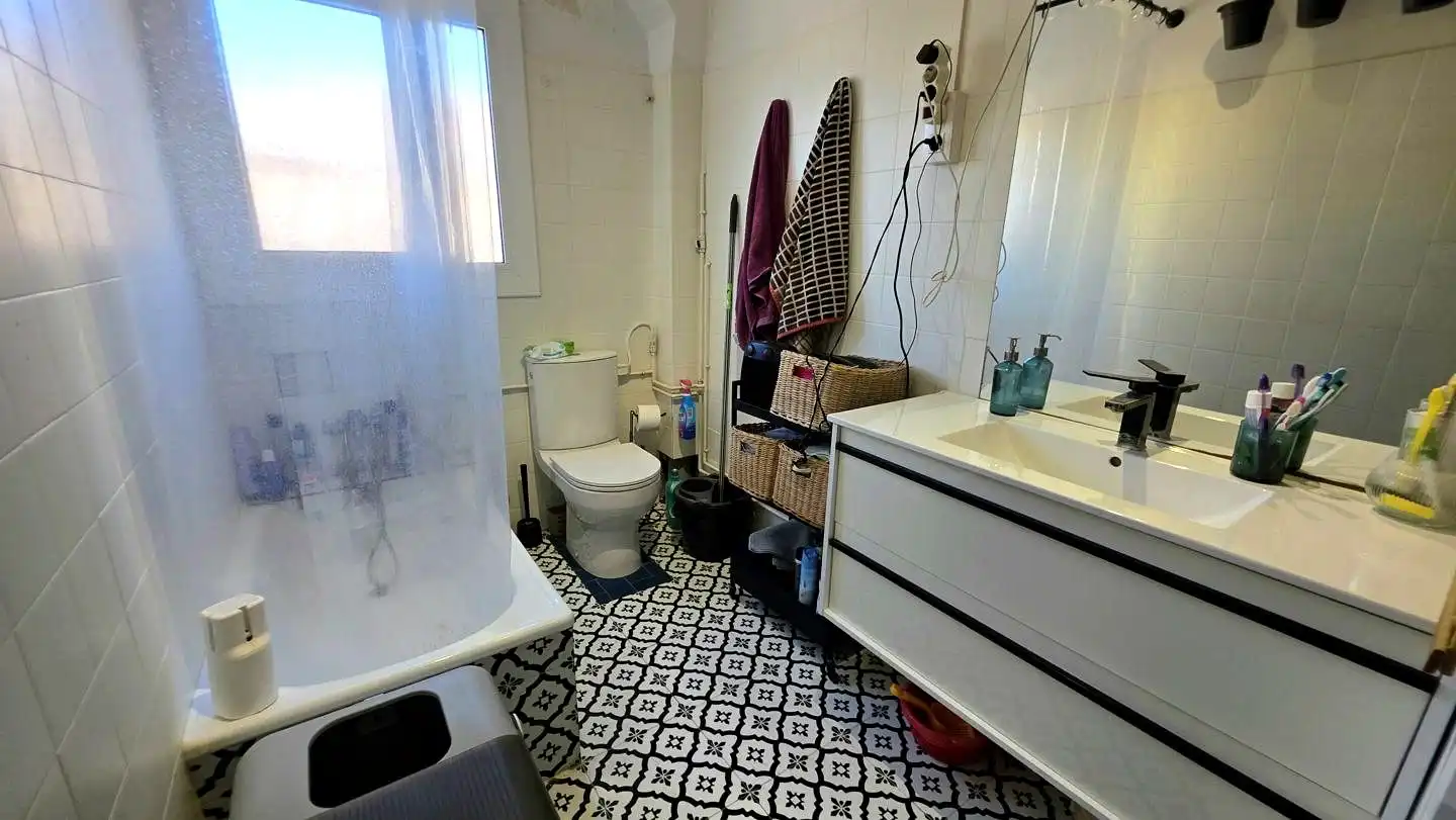Baño de Piso en venta en Terrassa con Aire acondicionado, Trastero y Balcón