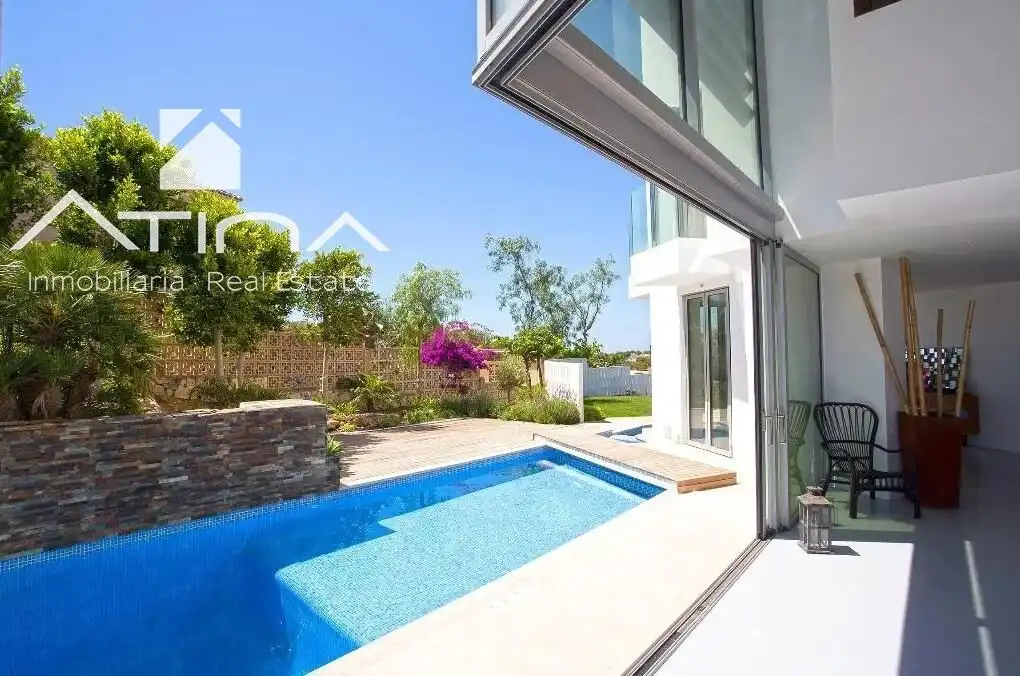 Vista exterior de Casa o xalet en venda en Jávea / Xàbia amb Aire condicionat, Calefacció i Jardí privat