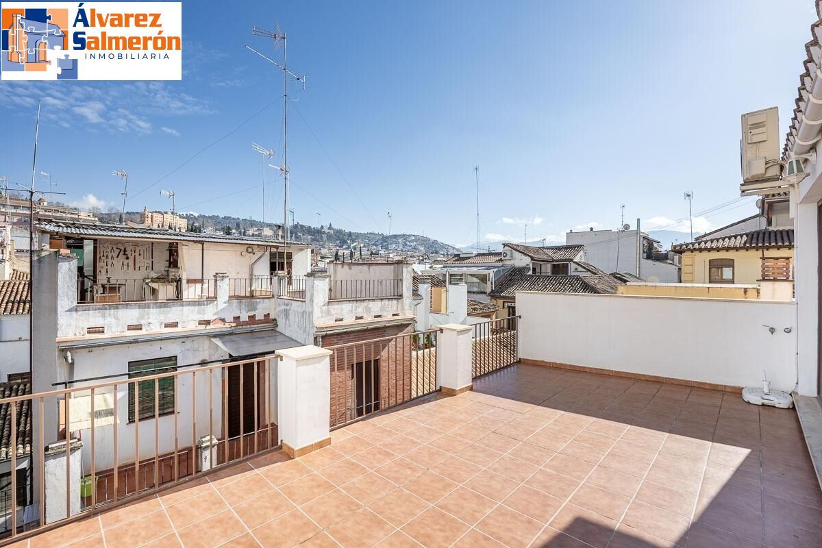 Vista exterior de Pis en venda en  Granada Capital amb Aire condicionat, Calefacció i Terrassa