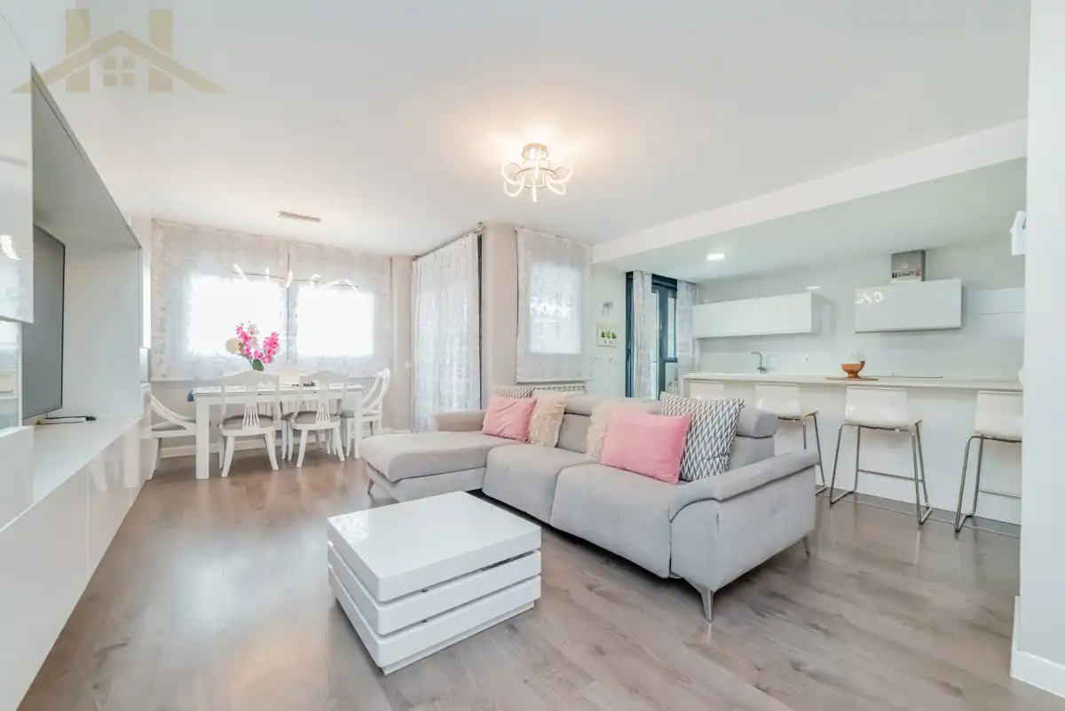Sala de estar de Dúplex en venta en Valdemoro con Aire acondicionado, Calefacción y Terraza