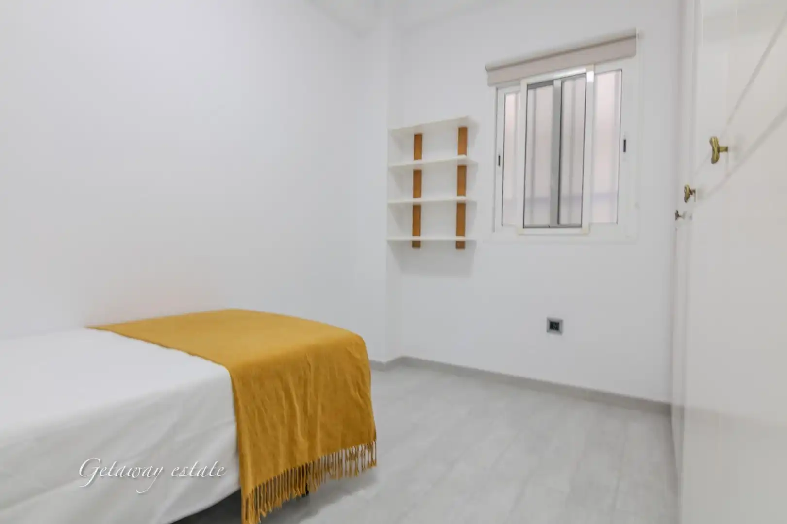 Dormitori de Pis de lloguer en Las Palmas de Gran Canaria amb Aire condicionat, Moblat i Balcó