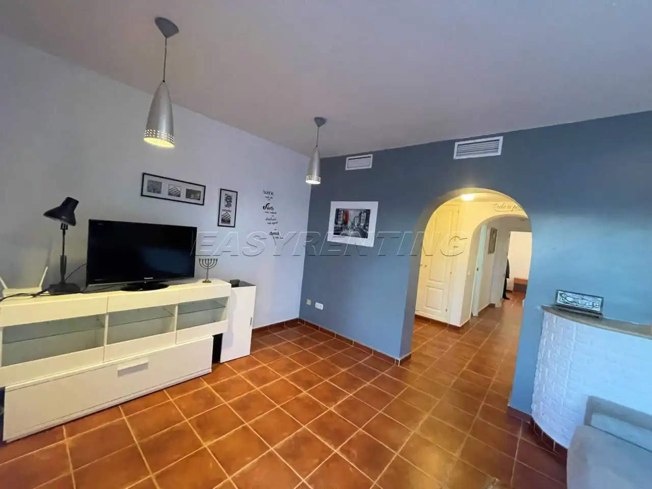 Sala d'estar de Apartament de lloguer en La Alcaidesa amb Terrassa, Moblat i Piscina comunitària