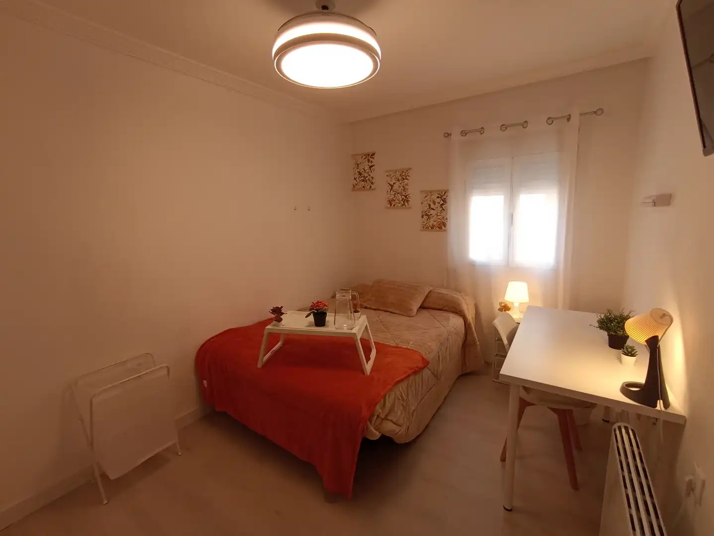 Schlafzimmer von Wohnung zur untervermieten in Madrid mit Heizung, Parkett und Möbliert