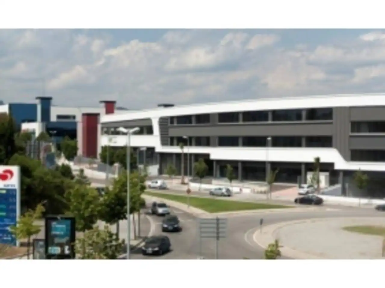 Vista exterior de Nau industrial en venda en Terrassa