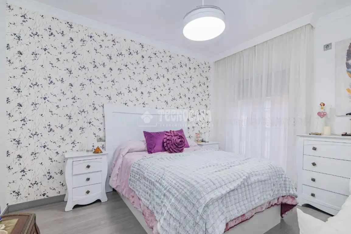 Bedroom of Flat for sale in Loja  with Air Conditioner, Parquet flooring and Balcony