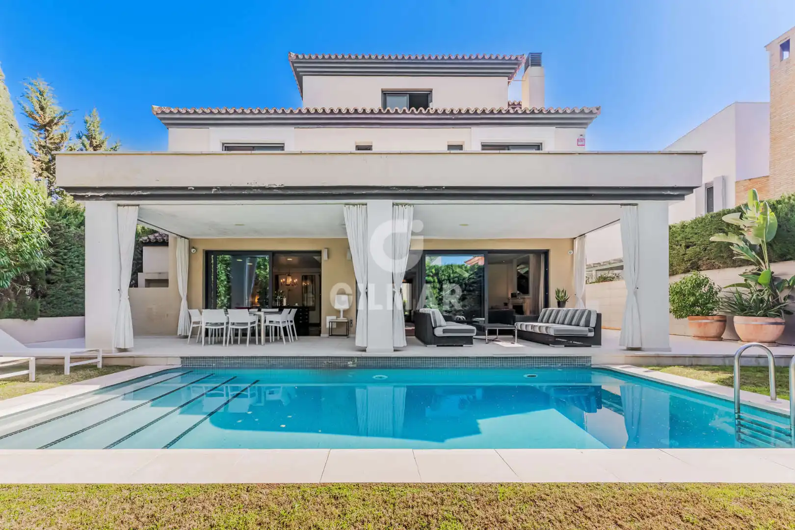 Vista exterior de Casa o chalet en venta en Bormujos con Calefacción, Jardín privado y Piscina