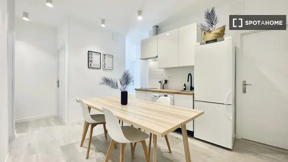 Kitchen of Flat for share in Madrid  with Air Conditioner, Heating and Terrace