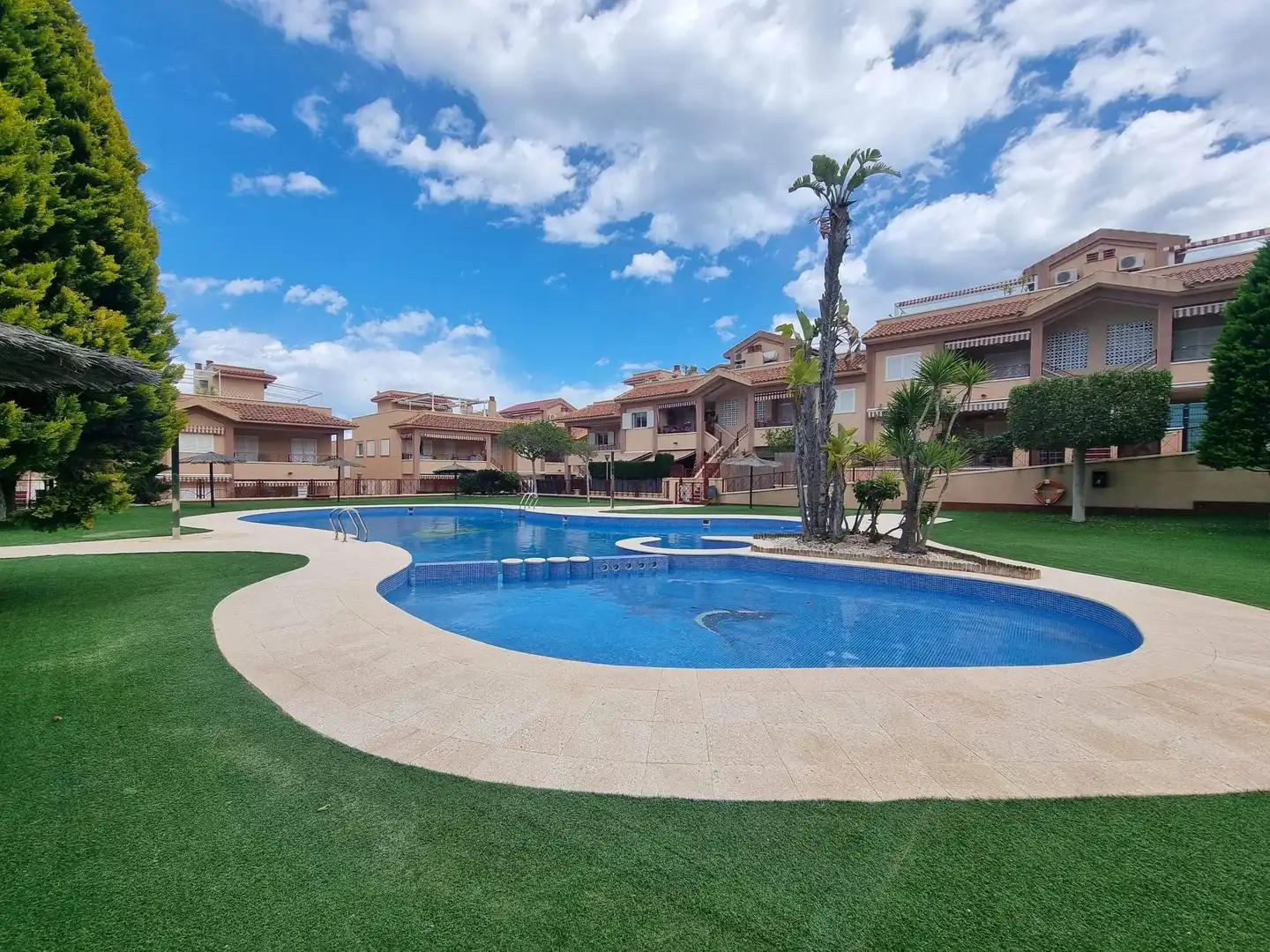 Piscina de Apartamento de alquiler en Santa Pola con Aire acondicionado, Terraza y Trastero