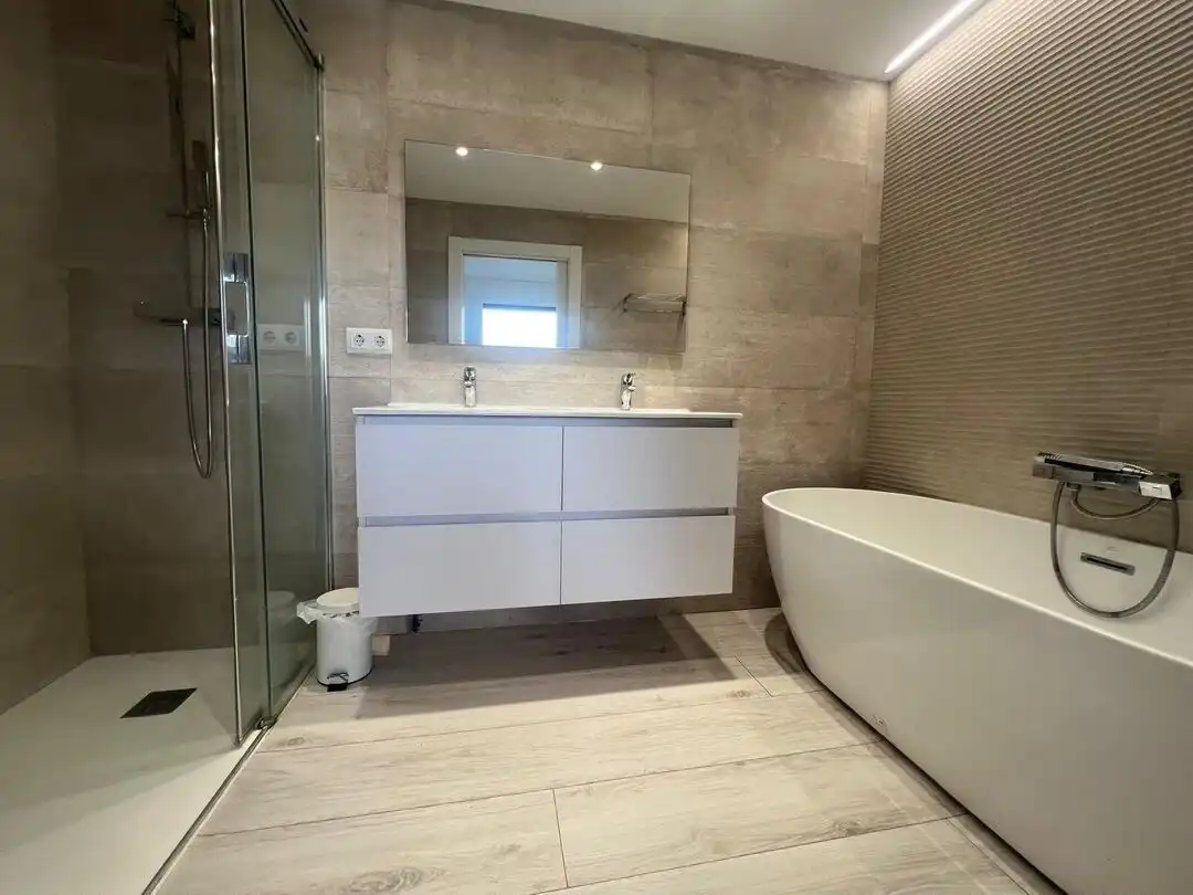 Baño de Casa o chalet en venta en Vitoria - Gasteiz con Calefacción, Jardín privado y Terraza
