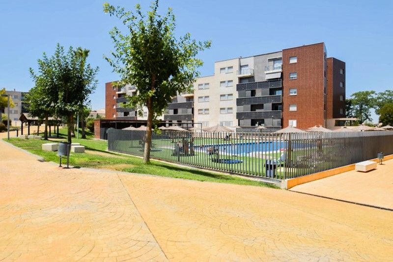 Piscina de Planta baixa en venda en Alhendín amb Aire condicionat, Calefacció i Piscina comunitària