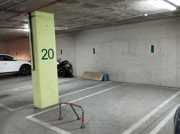 Einzelparkplatz mit Aufzug zum Verkauf in Calle Javier Vicente Montero 13